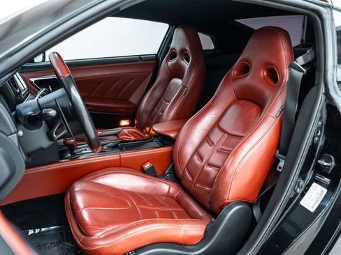 Used 2016 Nissan GT-R Premium image 19