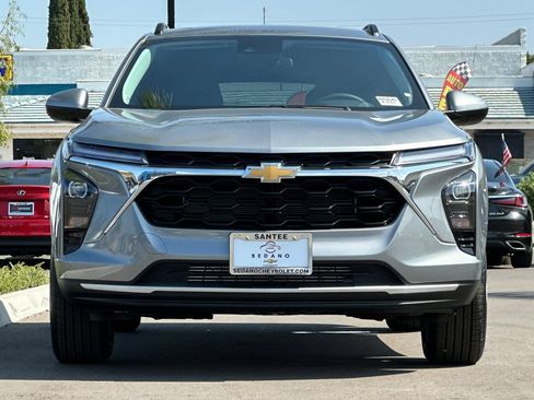 New 2026 Chevrolet Trax LT w/ Driver Confidence Package FWD image 9