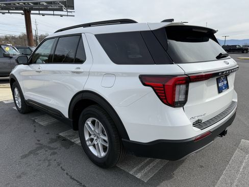 New 2026 Ford Explorer Active w/ Active Comfort Package RWD image 7