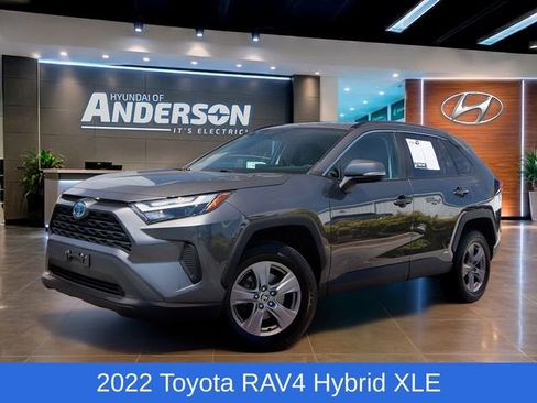 Used 2022 Toyota RAV4 XLE AWD/4WD image 1