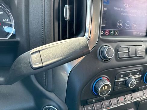 Used 2020 Chevrolet Silverado 1500 LT AWD/4WD image 20
