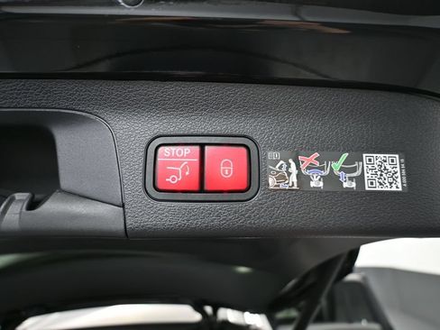 Used 2026 Mercedes-Benz GLS 450 4MATIC image 38