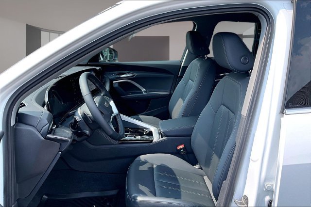 Used 2025 Audi Q5 Premium w/ Convenience Package AWD/4WD image 21