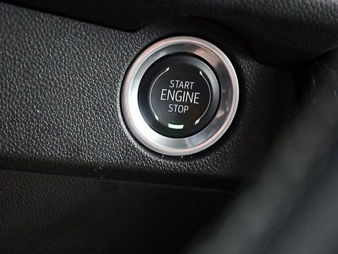 Used 2024 Chevrolet Traverse Z71 image 7