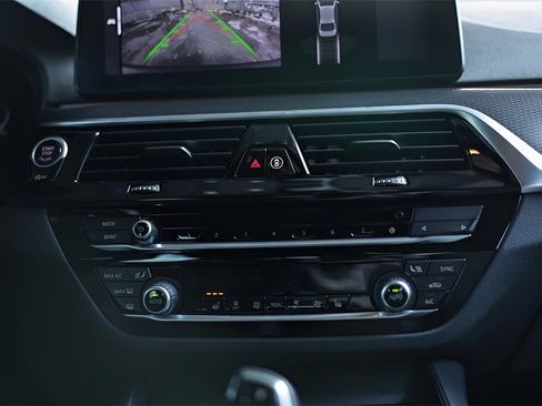 Used 2023 BMW 530i w/ M Sport Package image 32