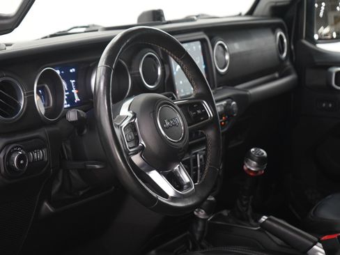 Used 2018 Jeep Wrangler Unlimited Sahara w/ Uconnect 4C Nav & Sound Group image 25