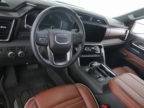Used 2025 GMC Sierra 1500 Denali Ultimate image 18