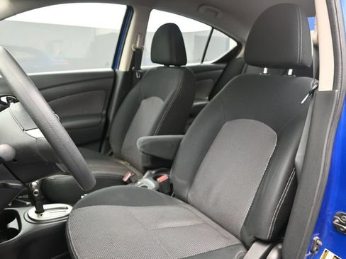 Used 2015 Nissan Versa SV FWD image 17