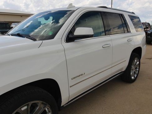 Used 2015 GMC Yukon Denali w/ Premium Package AWD/4WD image 7