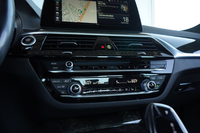 Used 2020 BMW 530e w/ Convenience Package RWD image 19