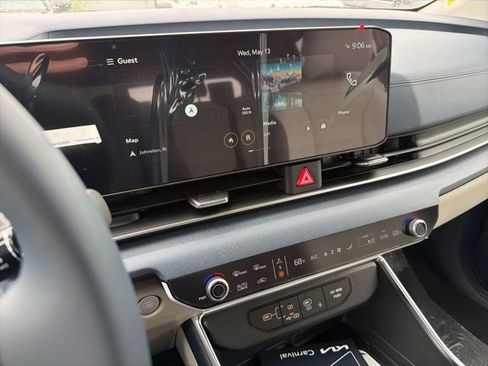 New 2026 Kia Carnival EX FWD image 16