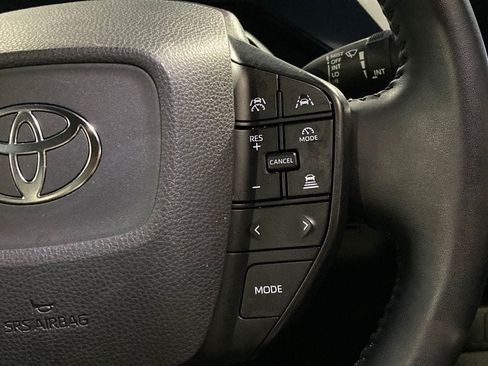 Used 2025 Toyota Prius LE FWD image 15