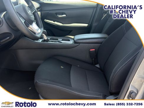 Used 2024 Nissan Sentra SV FWD image 16