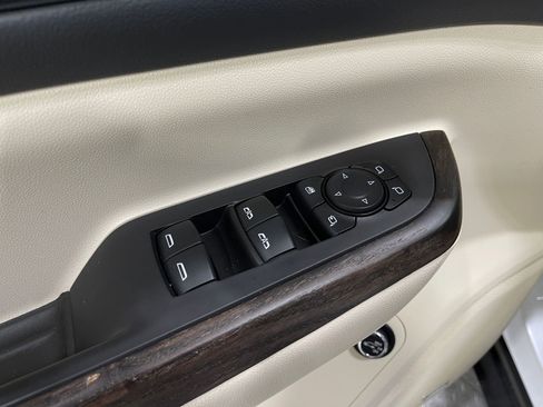 Used 2021 GMC Acadia Denali w/ Denali Technology Package image 16