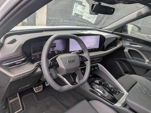New 2026 Audi SQ5 Premium Plus AWD/4WD image 9