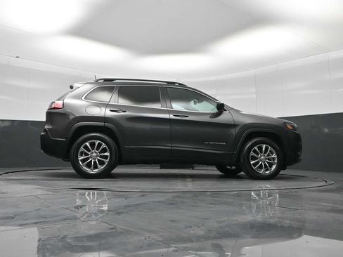 Used 2022 Jeep Cherokee Latitude Lux w/ Sun & Sound Group AWD/4WD image 25