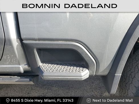 Used 2024 Chevrolet Silverado 2500 High Country w/ High Country Premium Package image 11