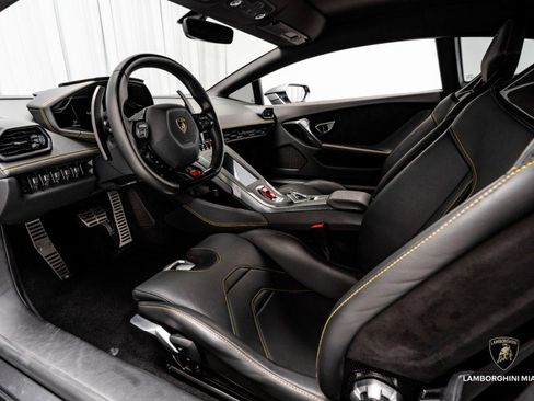 Used 2022 Lamborghini Huracan EVO image 34