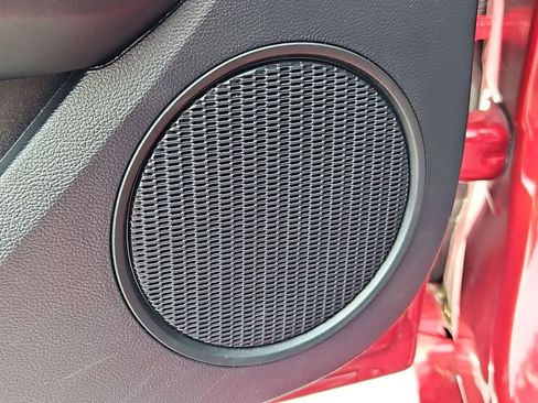 Used 2018 Ford Mustang Coupe RWD image 12
