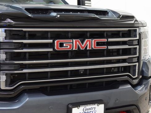 Used 2020 GMC Sierra 2500 AT4 w/ Technology Package image 9