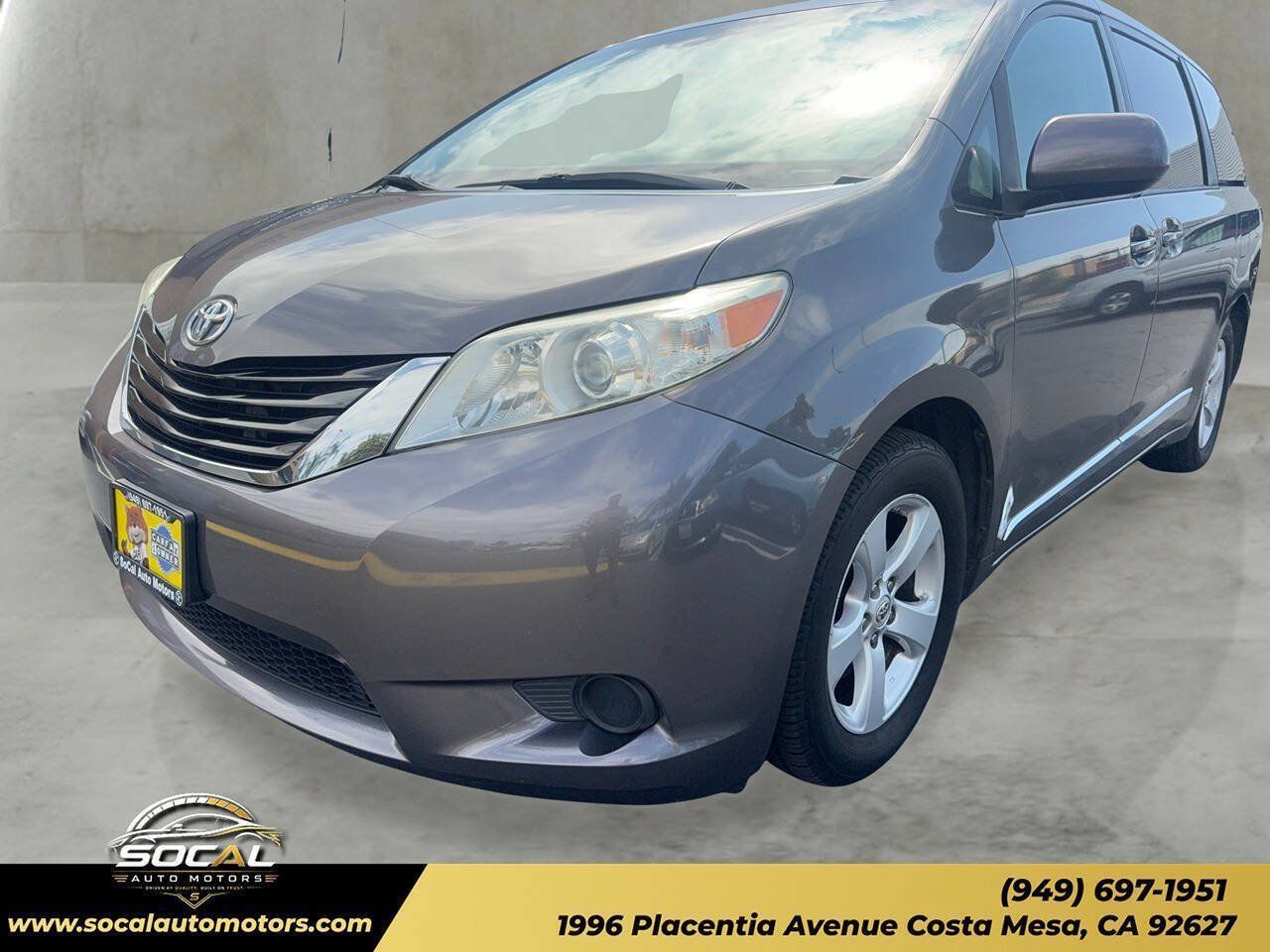 Used 2012 Toyota Sienna LE w/ Towing Pkg FWD image 30