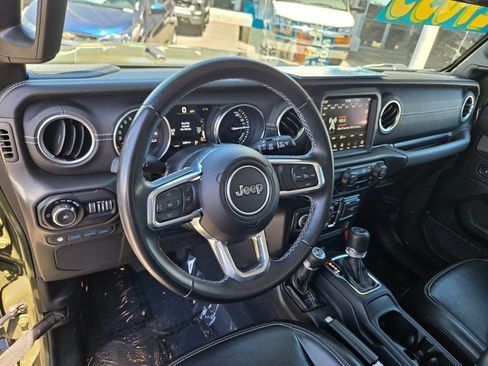 Used 2022 Jeep Wrangler Unlimited Sahara AWD/4WD image 6