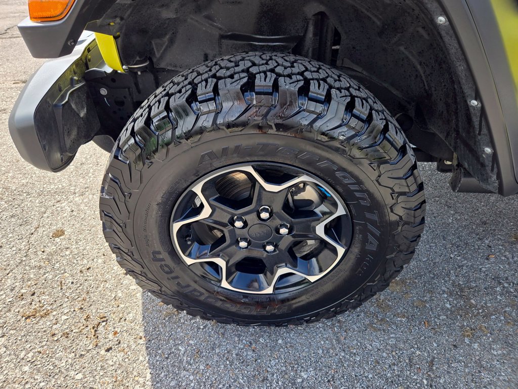Used 2022 Jeep Wrangler Unlimited Rubicon 4xe AWD/4WD image 10