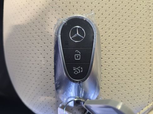 New 2026 Mercedes-Benz GLC 300 image 38