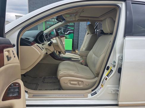 Used 2011 Toyota Avalon Limited image 14