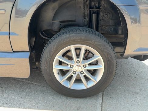 Used 2016 Dodge Grand Caravan SXT FWD image 9