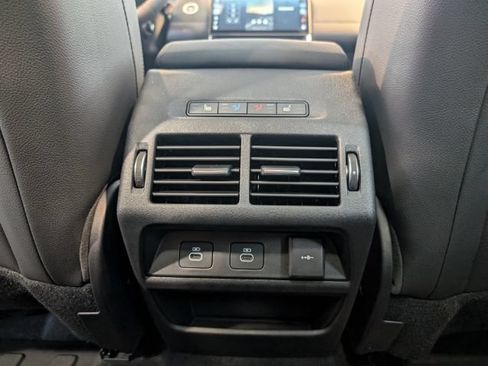 Used 2025 Land Rover Discovery Sport Dynamic SE AWD/4WD image 25