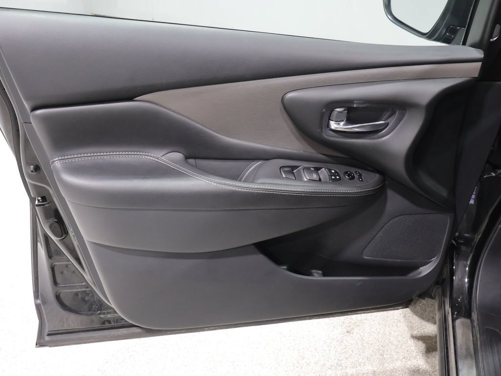 Used 2023 Nissan Murano SV w/ SV Midnight Edition Package AWD/4WD image 12