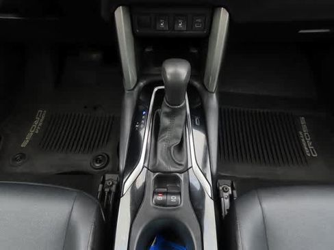 Used 2024 Toyota Corolla Cross XLE image 22