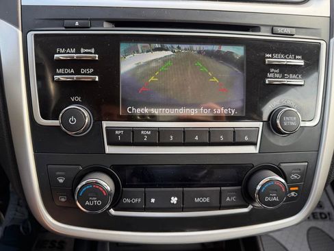 Used 2017 Nissan Altima 2.5 SV image 17