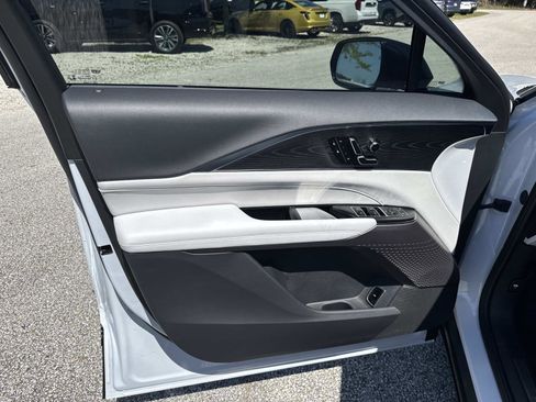 New 2026 Cadillac Lyriq Luxury RWD image 17