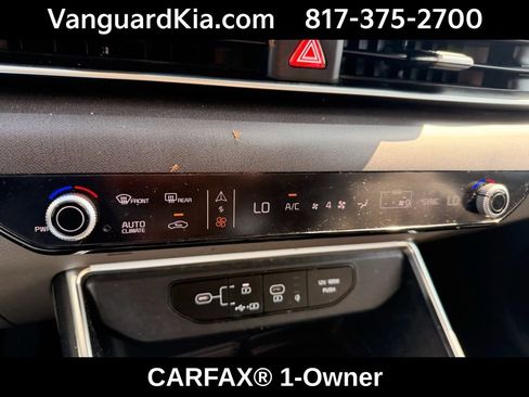 Certified 2025 Kia Carnival EX image 22