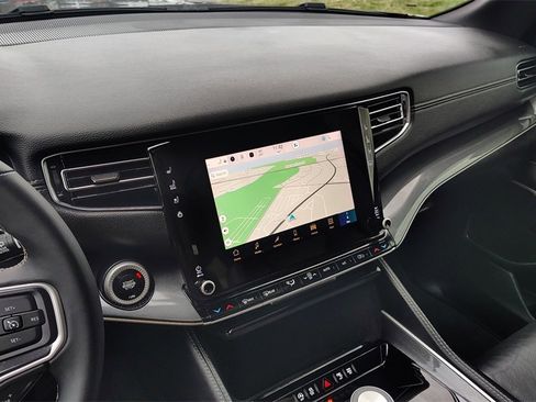 Used 2023 Jeep Wagoneer 4WD w/ Premium Group I image 20