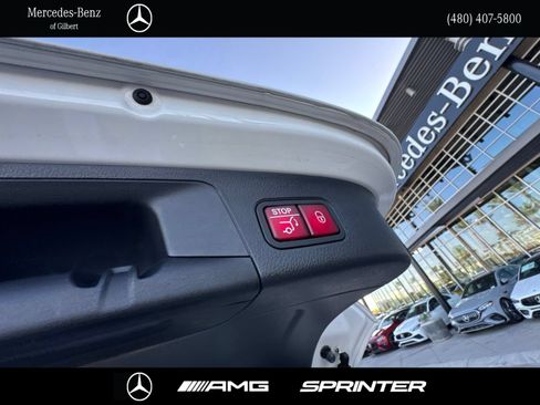 Used 2022 Mercedes-Benz GLA 250 4MATIC w/ Premium Package Lite image 8