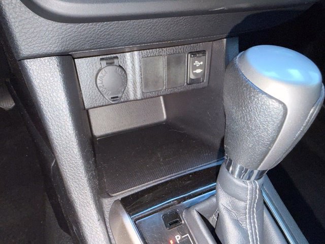 Used 2015 Toyota Corolla LE FWD image 23