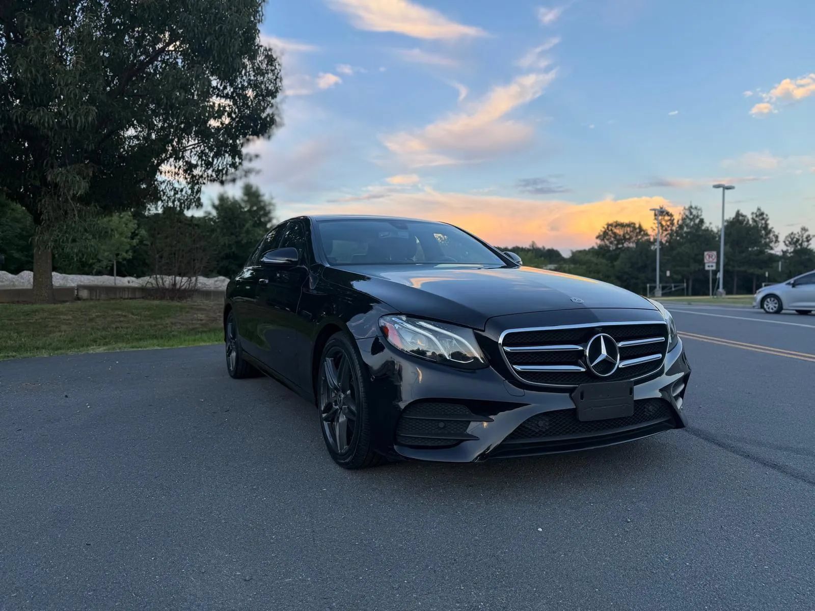 Used 2019 Mercedes-Benz E 300 4MATIC w/ Premium 1 Package image 3