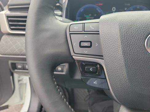 Used 2025 Toyota Camry XLE FWD image 23