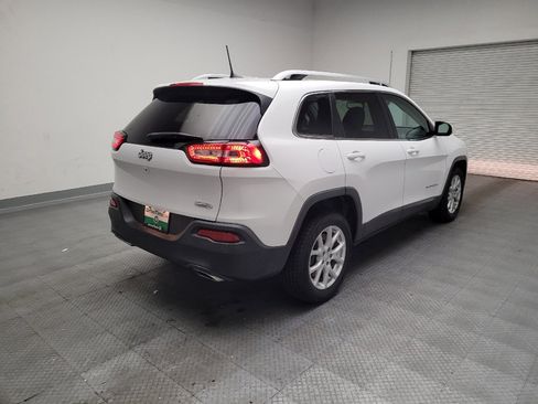 Used 2018 Jeep Cherokee Latitude image 9