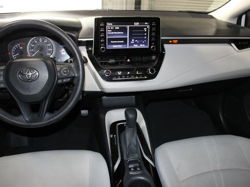 Used 2020 Toyota Corolla LE FWD image 13