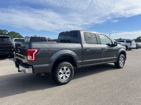 Used 2017 Ford F150 XLT image 2