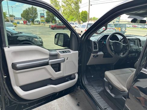 Used 2016 Ford F150 XLT w/ XTR Package AWD/4WD image 8