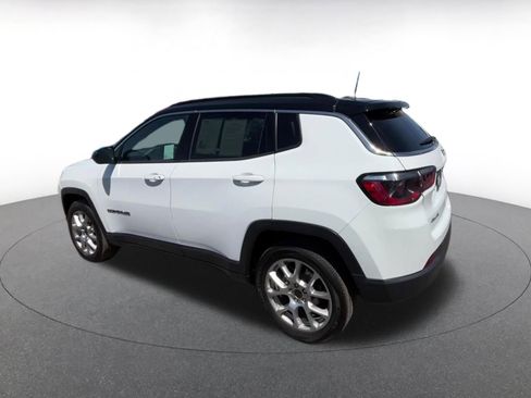 Used 2025 Jeep Compass Limited AWD/4WD image 10