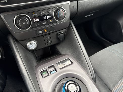 Certified 2025 Nissan Leaf S FWD image 21