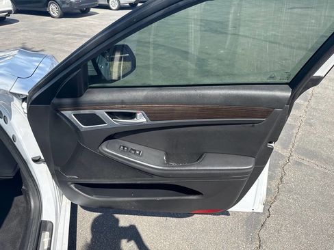 Used 2017 Genesis G80 3.8 w/ Option Group 02 image 17