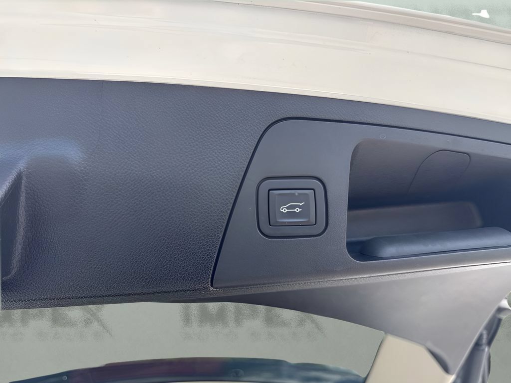 Used 2020 Buick Envision Essence FWD image 20