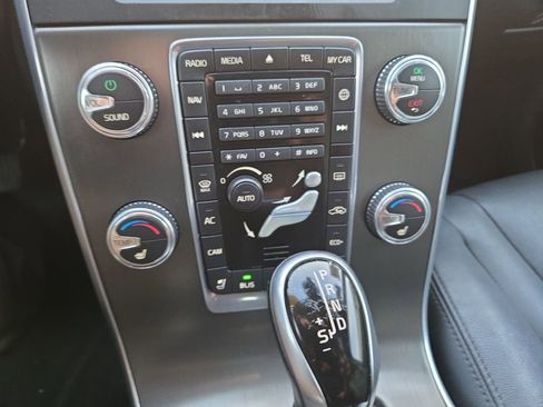 Used 2015 Volvo V60 T5 Premier image 19